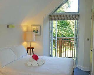 Trelowarren Hotel Gweek Екстериор снимка